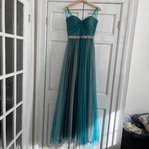 Cache Formal Gown